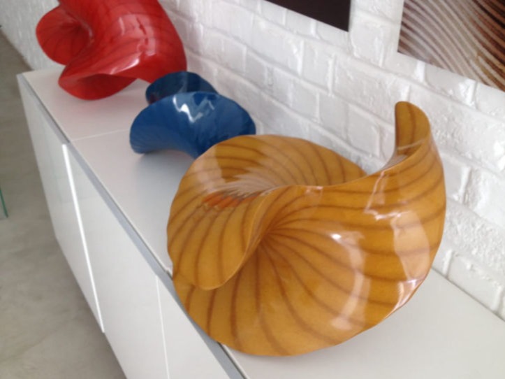 Trois sculptures laquées